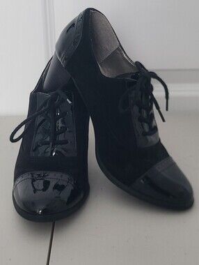 Dexflex Comfort Oxford Heels